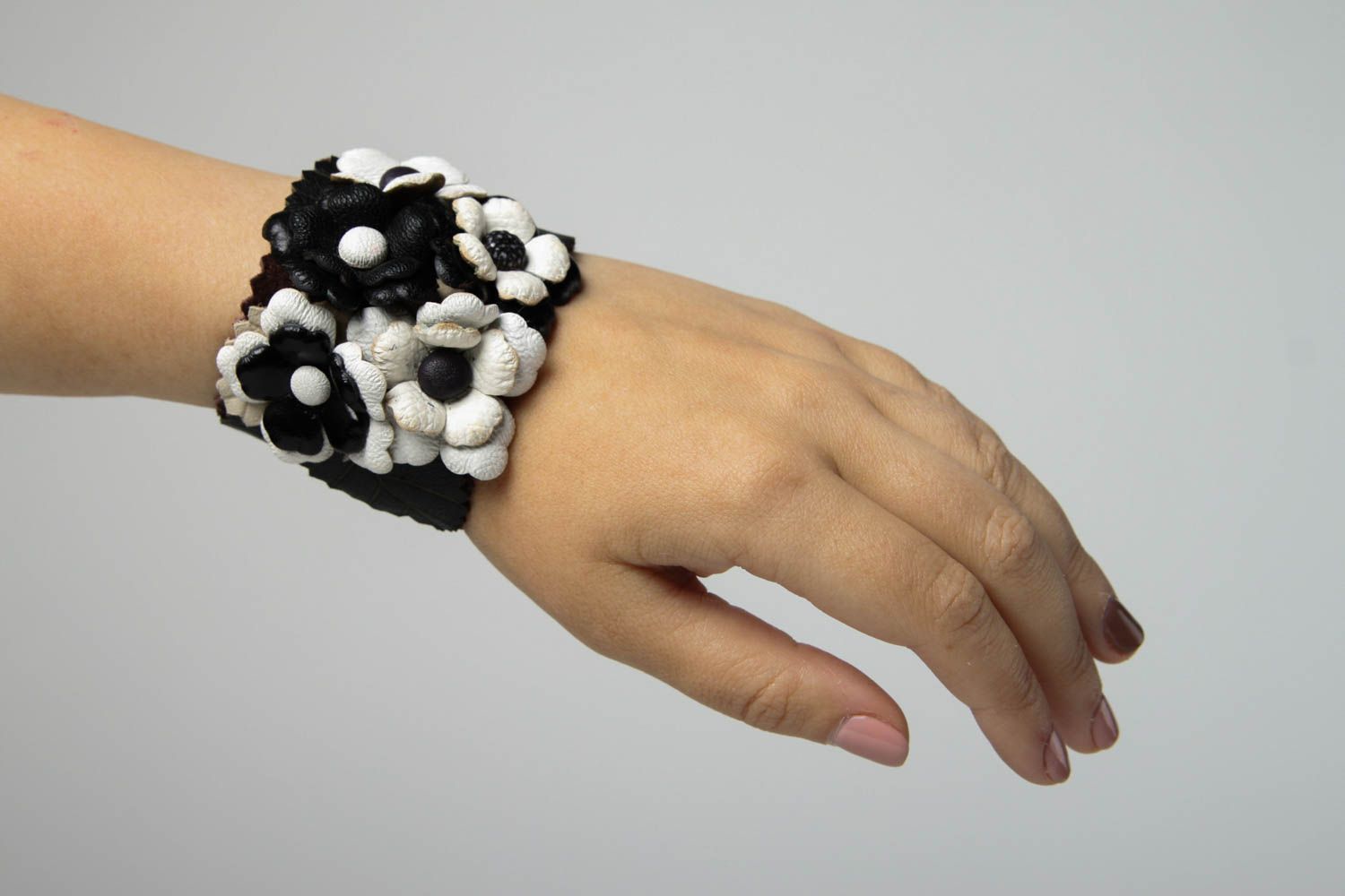 Handmade leather bracelet flower bracelet designs fashion accessories for girls photo 2