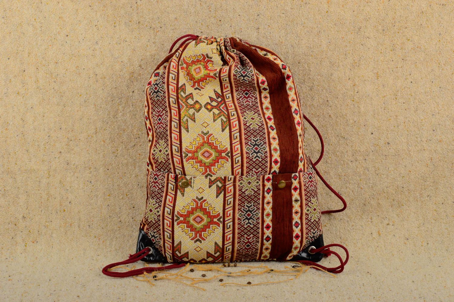Gemusterter brauner Rucksack für Damen Accessoire für Frauen moderner Rucksack foto 1