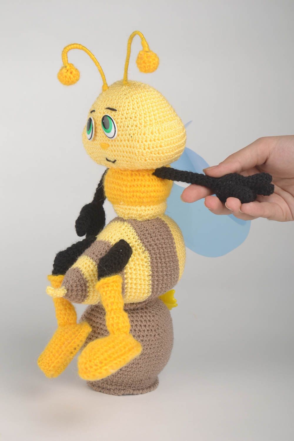 Мягкая игрушка ручной работы детская игрушка Пчелка с кувшином игрушка крючком фото 4