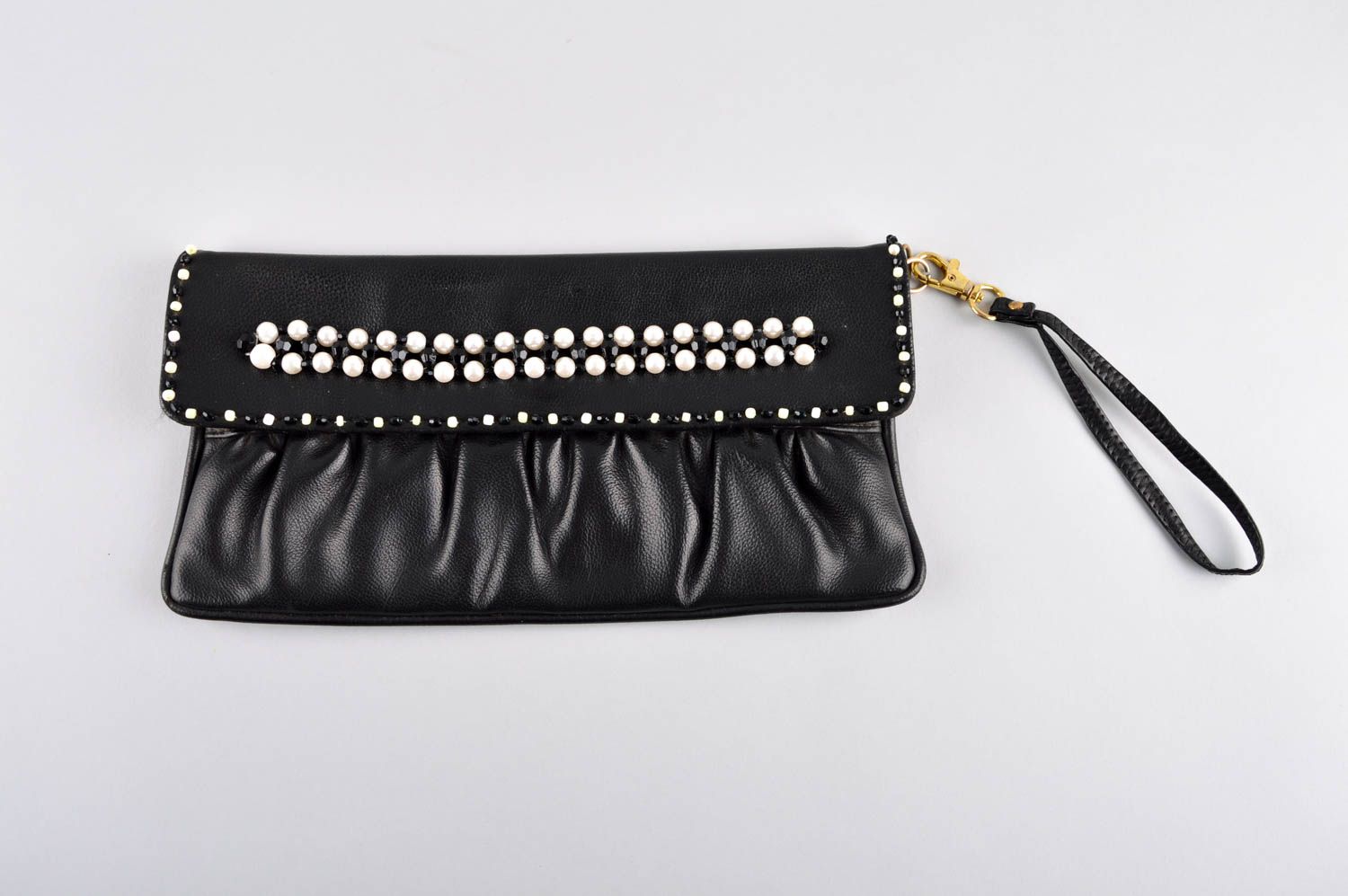 Сумка ручной работы сумочка клатч черная из кожзама женская сумка с петелькой фото 2
