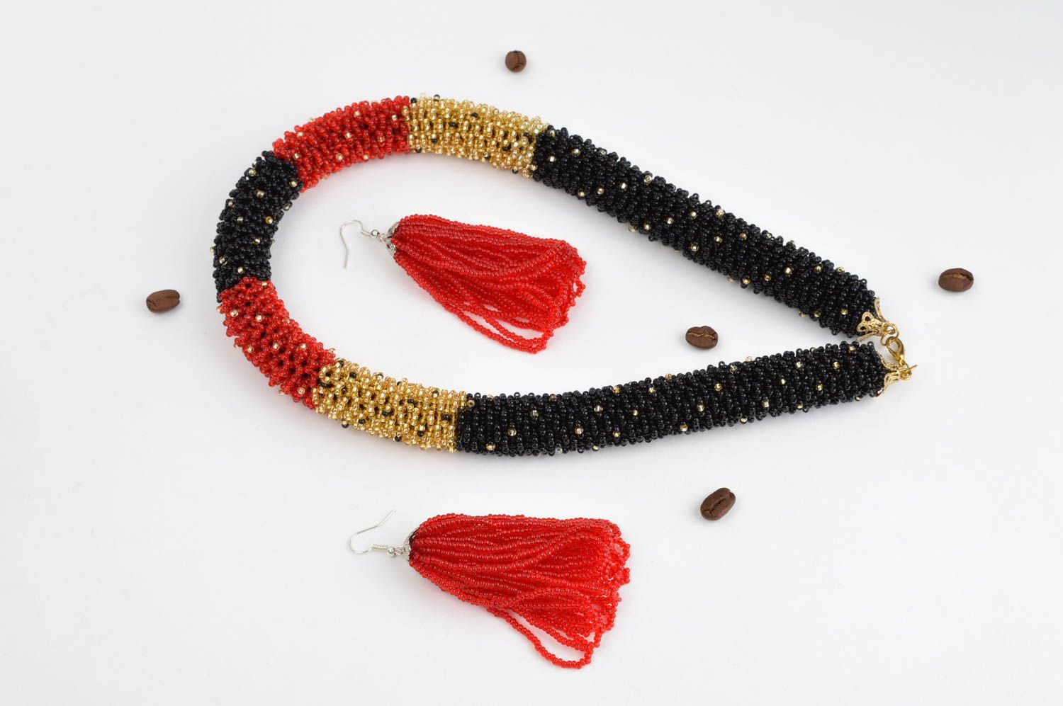 Collier spirale Bijoux faits main Boucles d'oreilles rouges perles de rocaille photo 1
