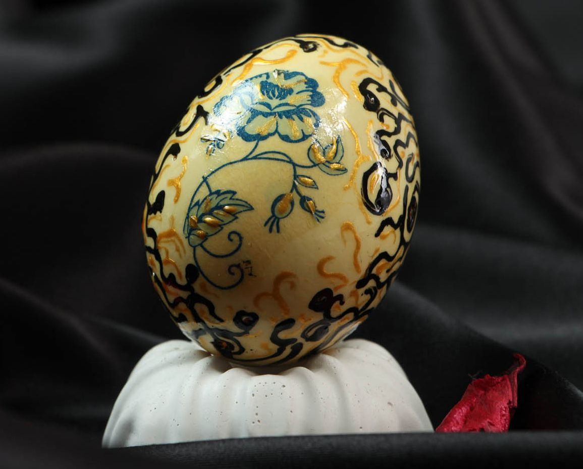 Painted decorative egg photo 5