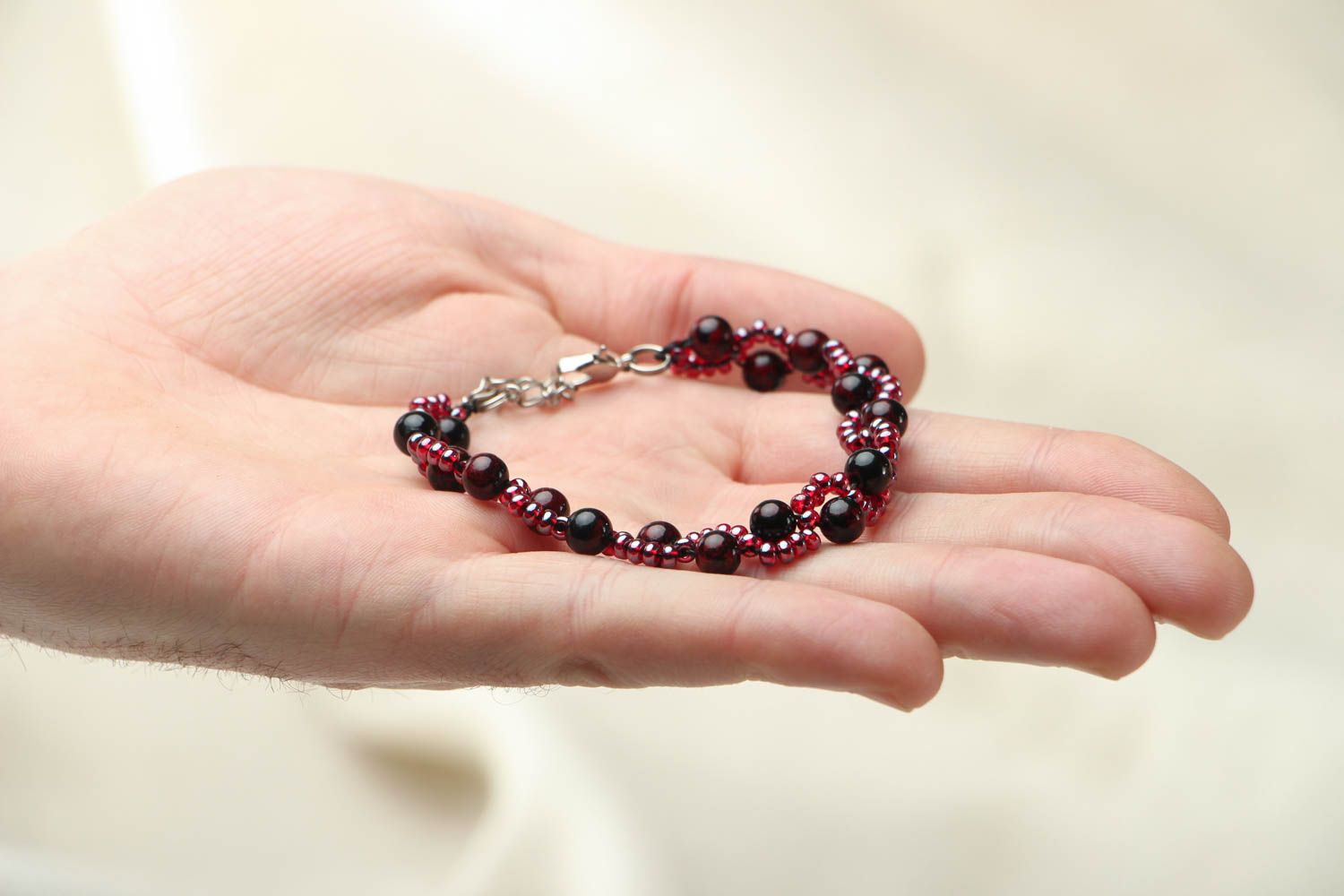 Homemade bracelet with beads and garnet photo 3