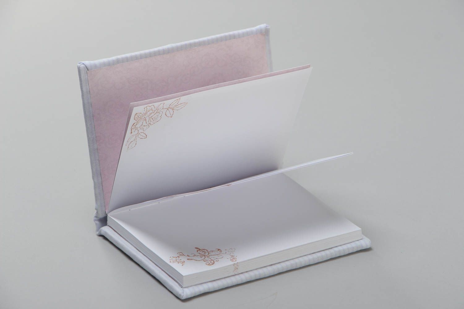 Cuaderno de notas hecho a mano con funda textil blanda de color alhucema foto 3