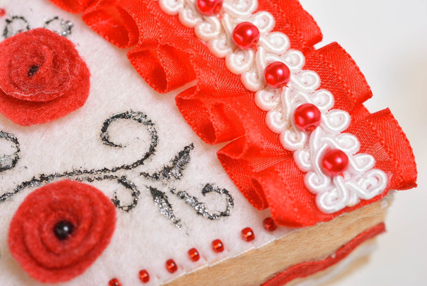 Handmade designer soft pincushion sewn of felt in the shape of red sweet cake photo 2