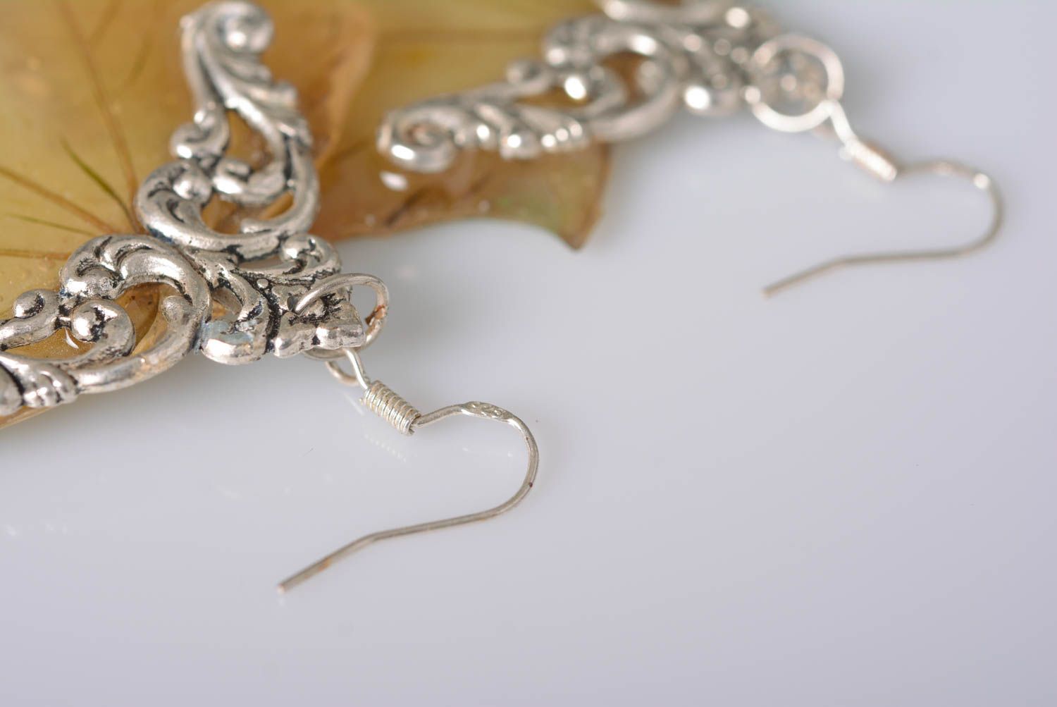Handmade earrings epoxy resin botanic jewelry dangling earrings gifts for girls photo 3