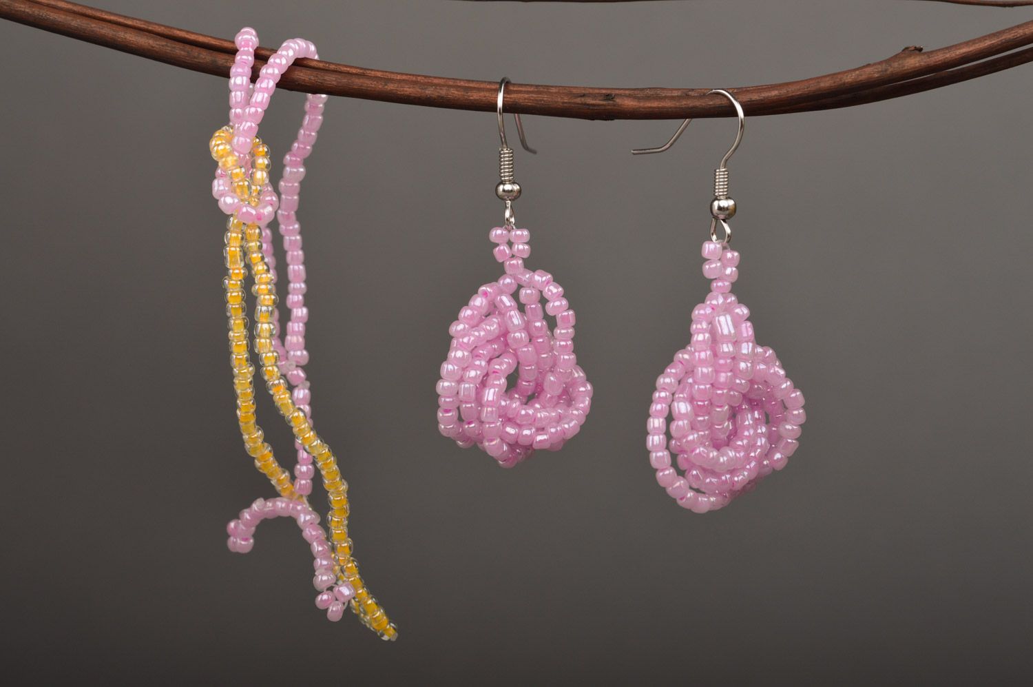 Handmade beaded jewelry set dangle earrings and wrist bracelet of pink color photo 5