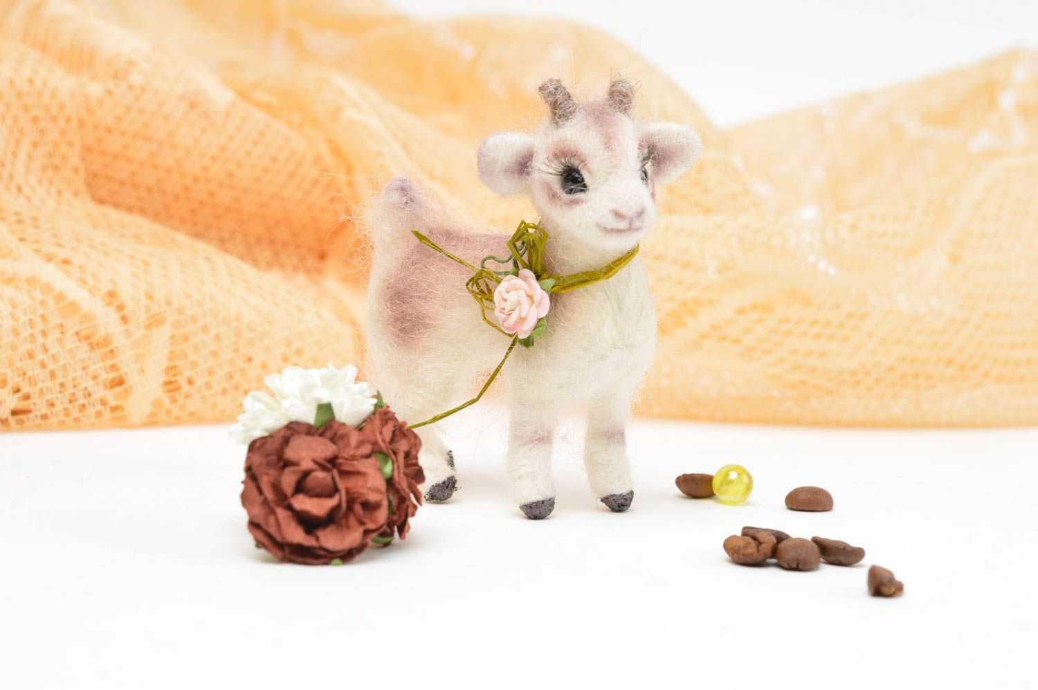 Peluche décorative fait main Jouet en laine Cadeau enfant Chèvre mignonne photo 1
