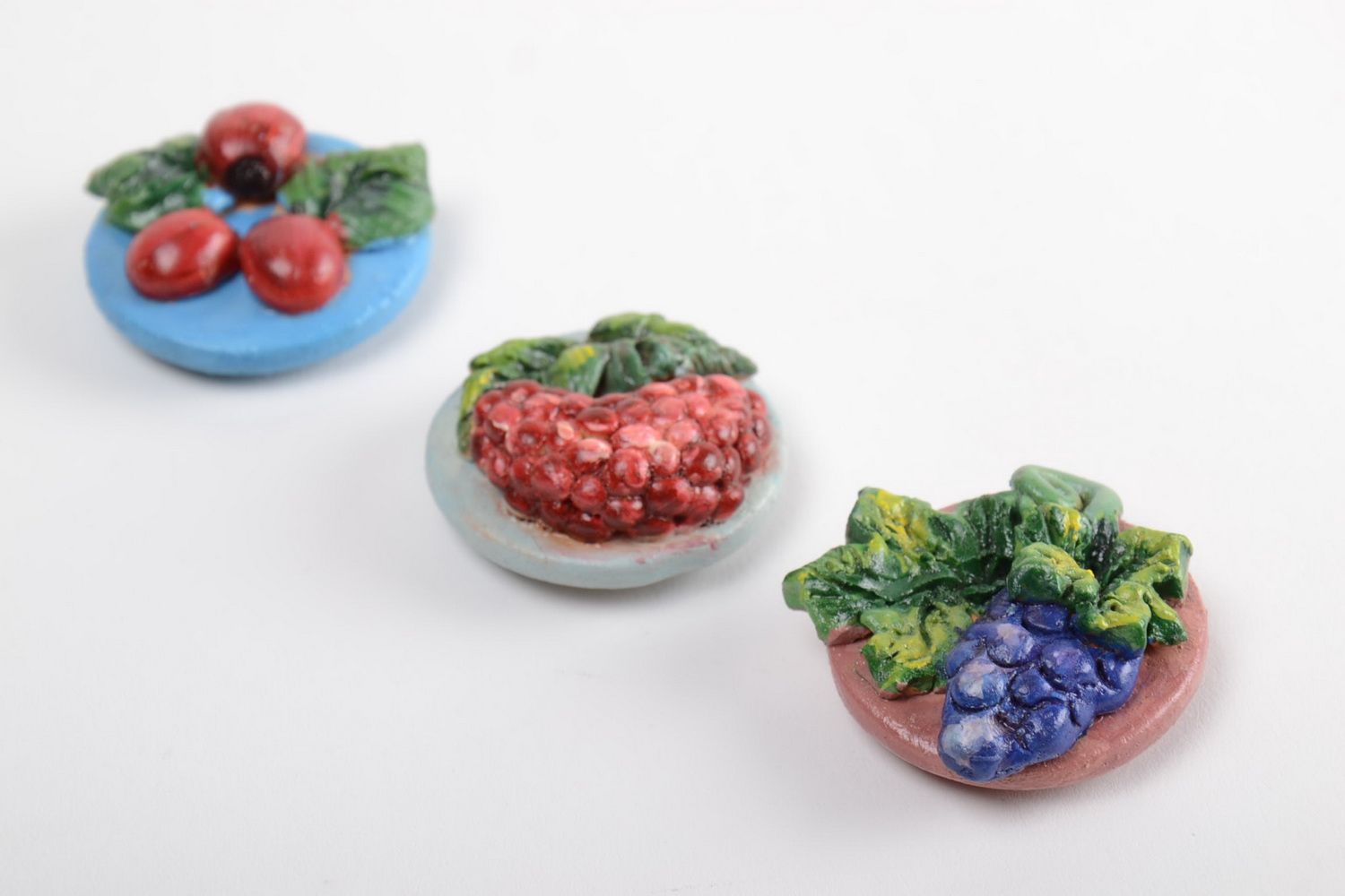 Красочные глиняные магниты на холодильник ручной работы 3 шт расписные фото 5