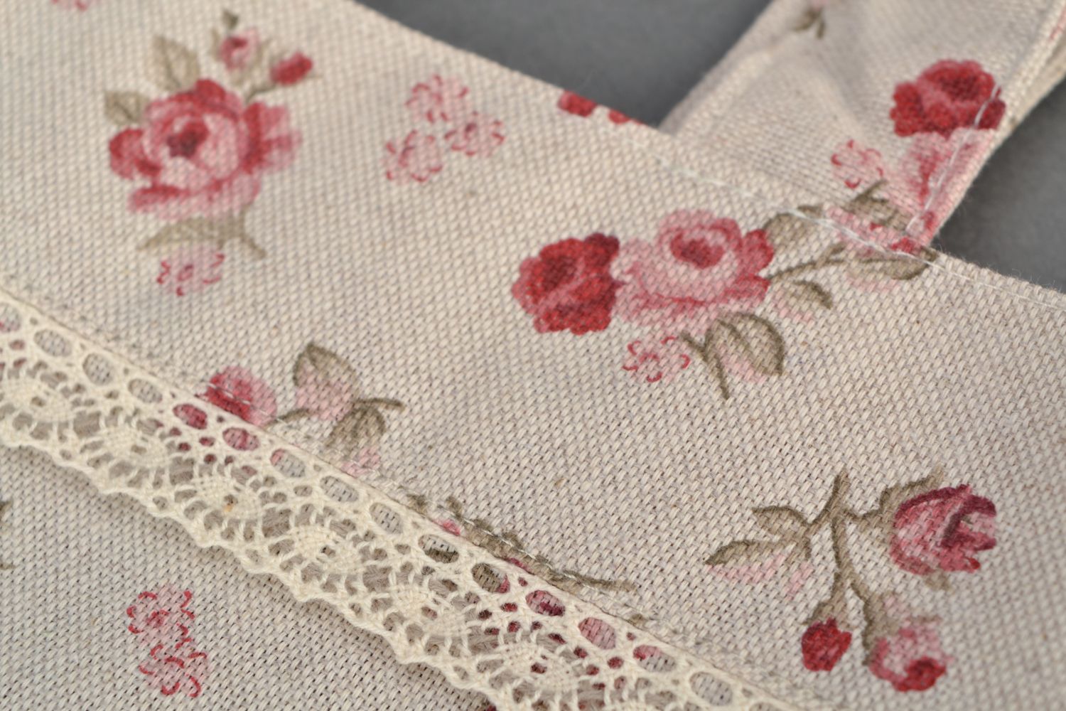Bolso de tela y poliamida con estampado floral y encaje  foto 2