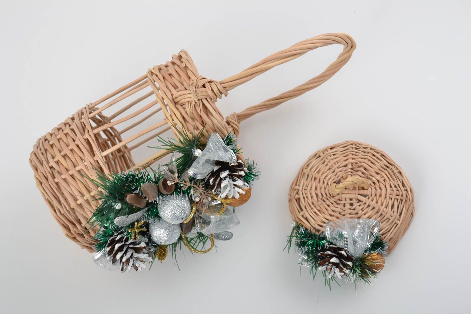 Canasta trenzada de mimbre decorada navideña cesta artesanal original pequeña foto 3