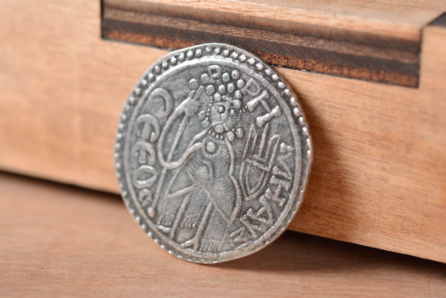 Копия монеты handmade редкая монета латунная старая монета Серебрянник Владимира фото 1