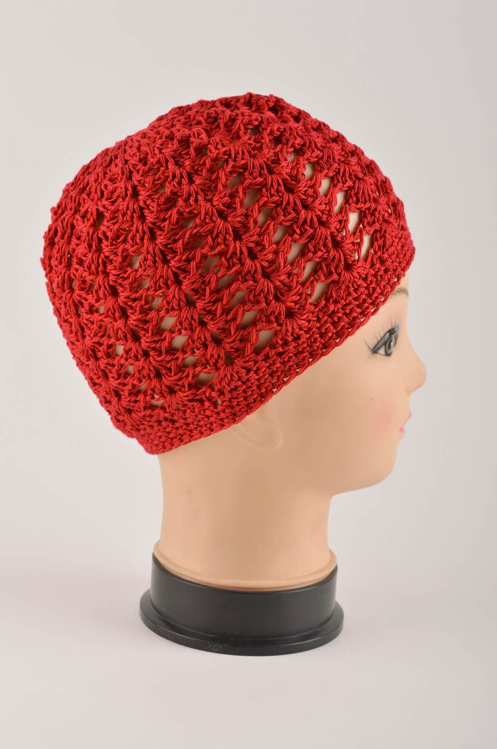 Bonnet tricot fait main Chapeau rouge design Vêtement pour femme avec fleurs photo 4