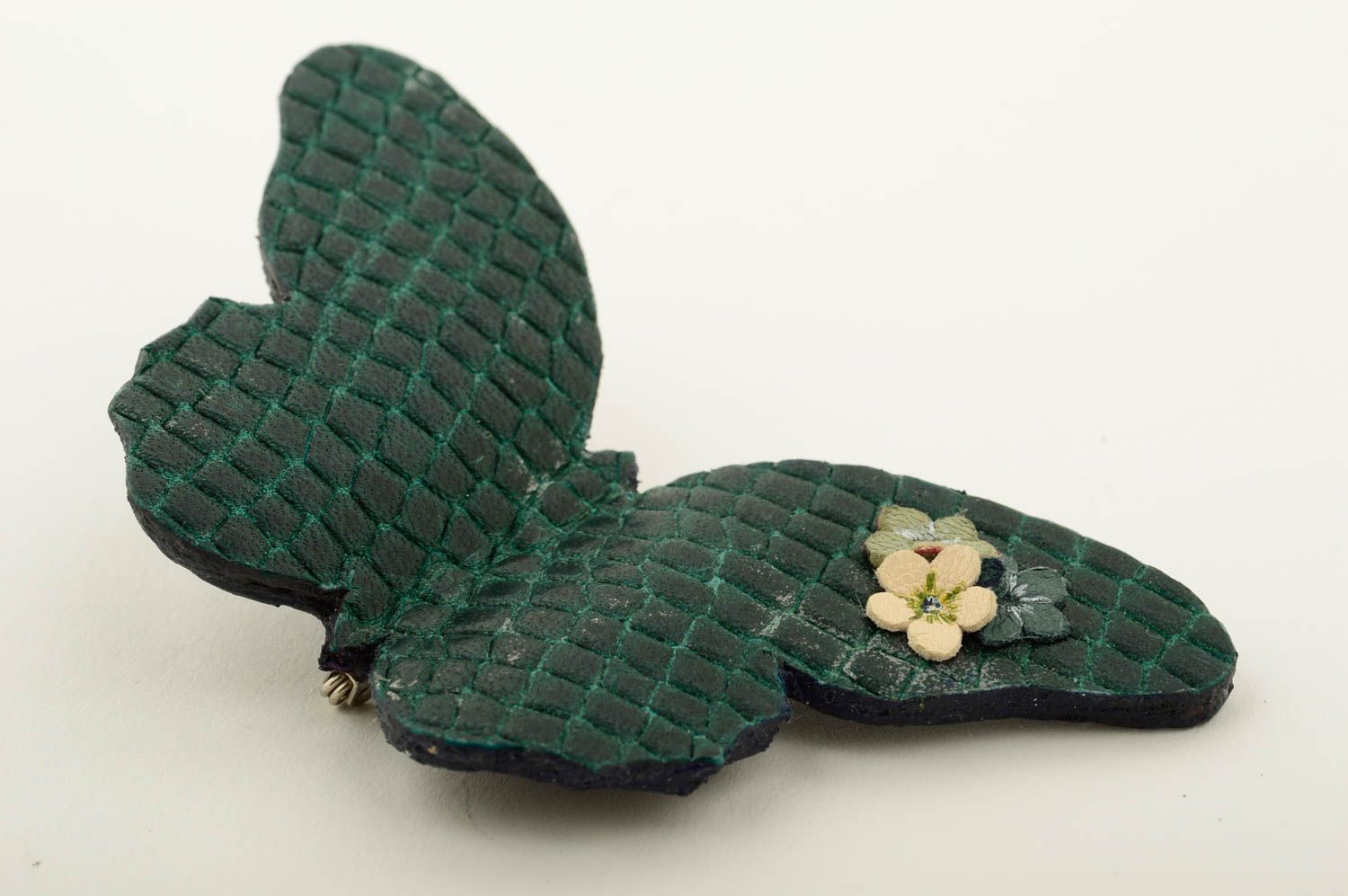 Broche faite main Bijou en cuir papillon vert foncé Cadeau femme élégant photo 3