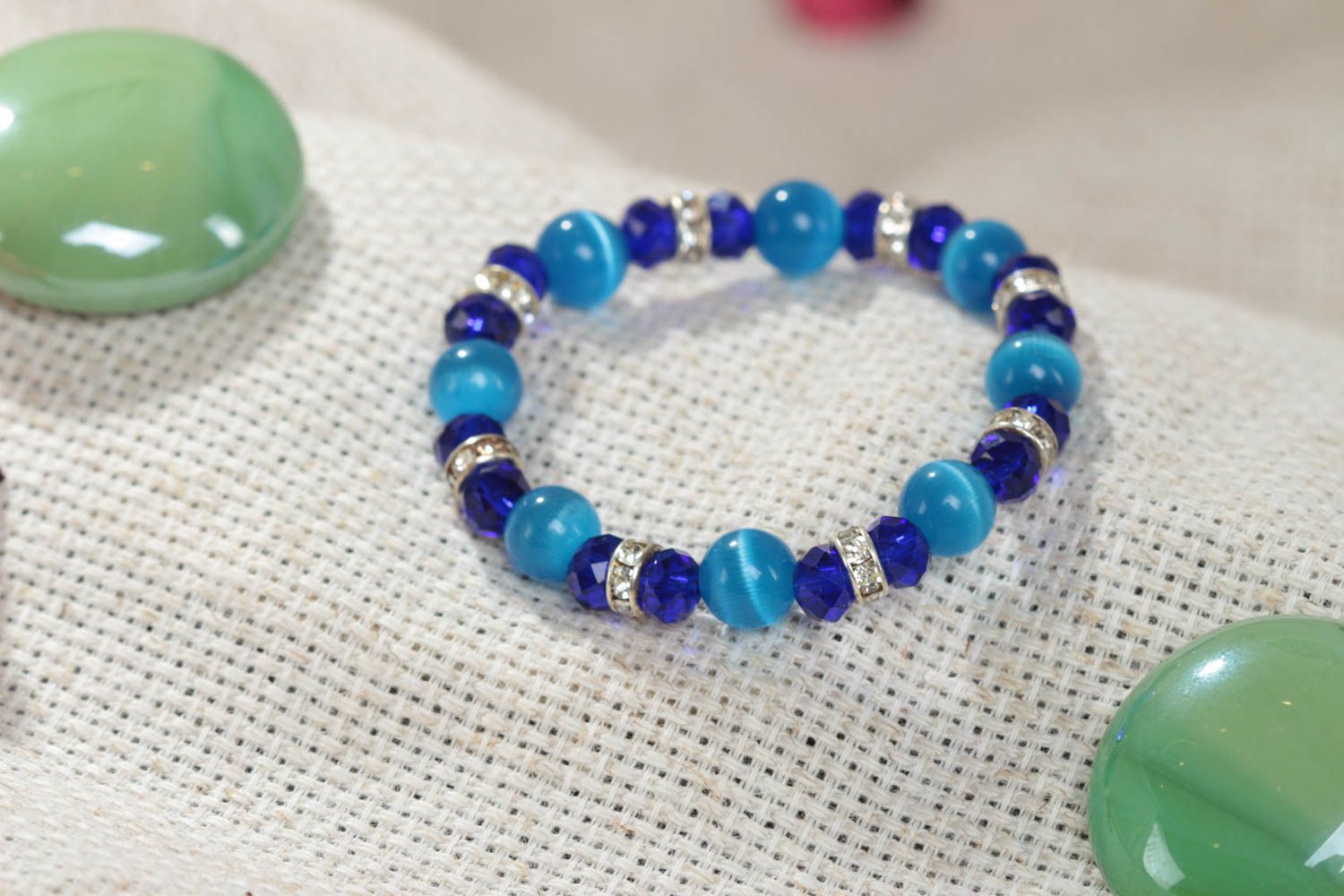 Детский браслет из стеклянных бусин с хрусталем синий красивый яркий хэнд мейт фото 1