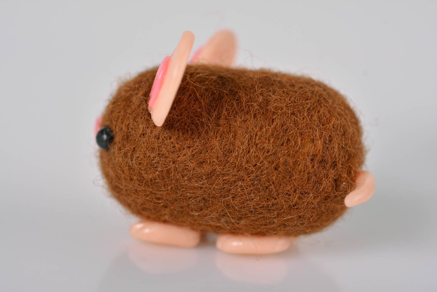 Handmade gefilzte Figur Maus Spielzeug originelles Geschenk braun hübsch foto 5
