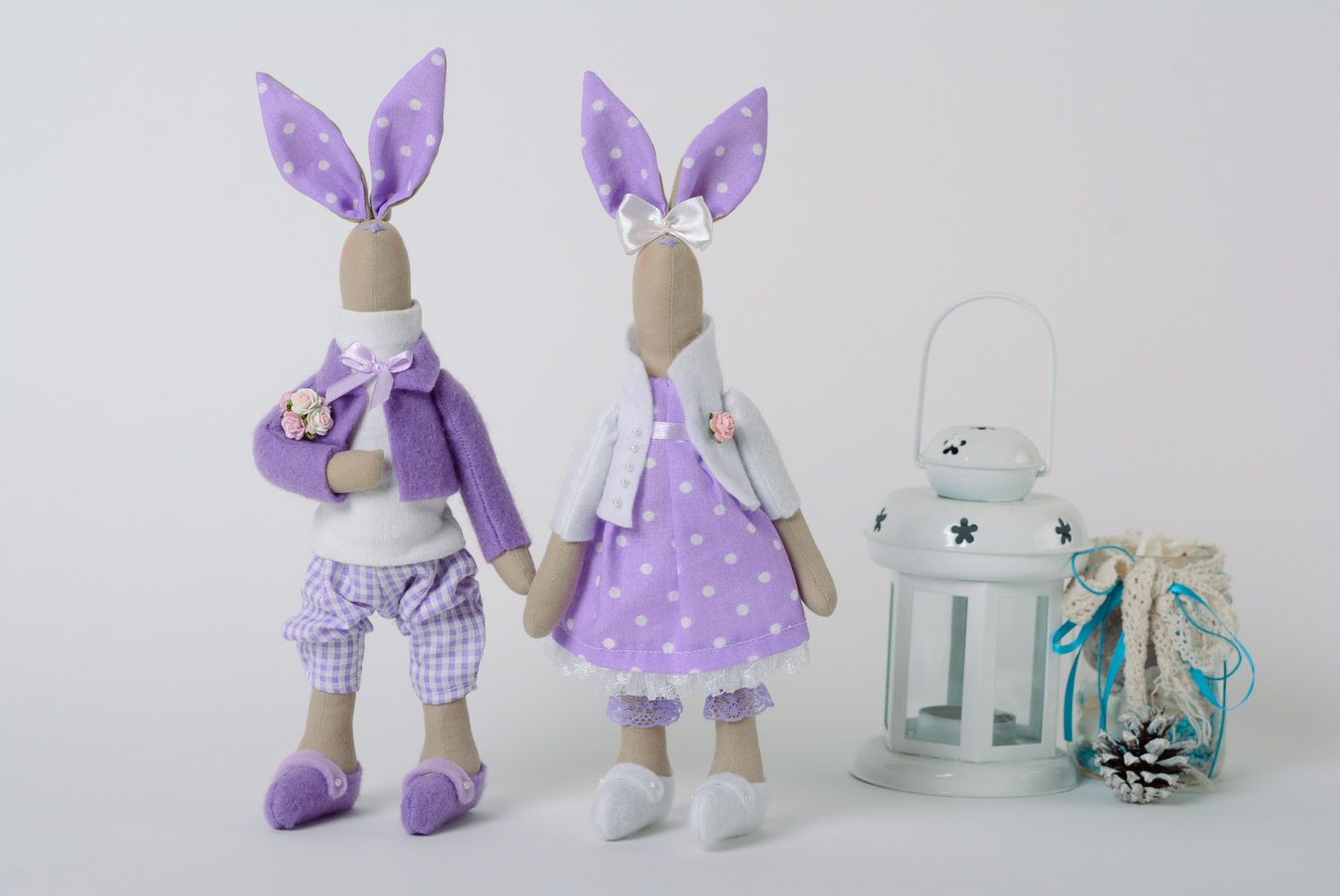 Set de juguetes decorativos hechos a mano de tricó de color lila 2 piezas  foto 1