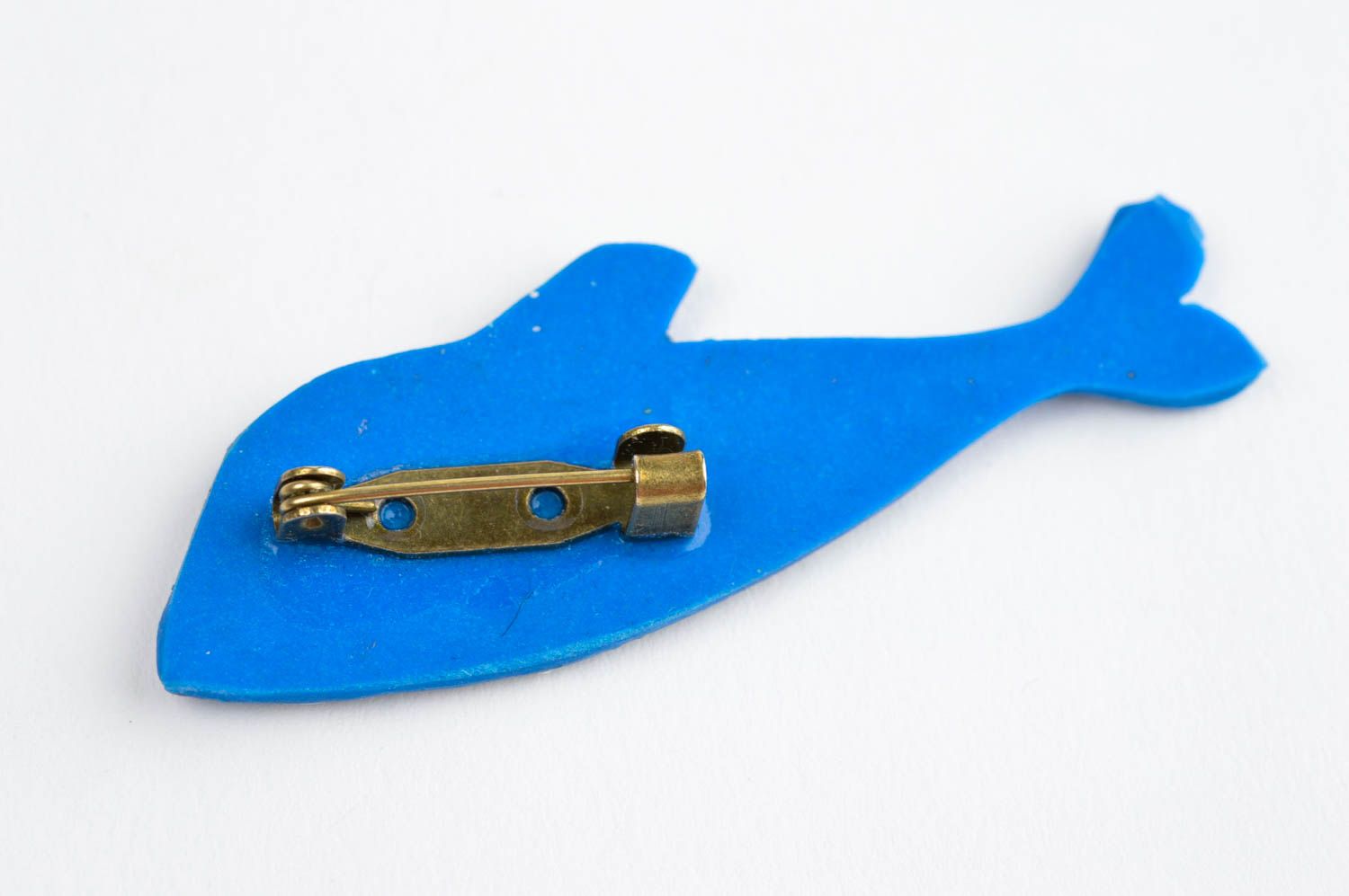 Украшение ручной работы брошь из полимерной глины женская брошь Синий кит фото 4