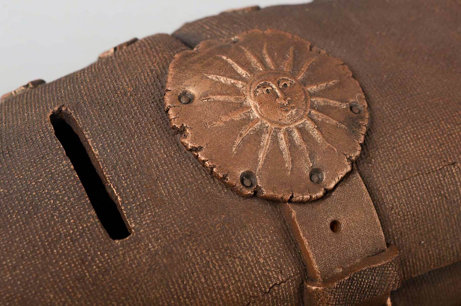 Hucha original artesanal alcancía decorada para monedas alcancía de barro foto 3