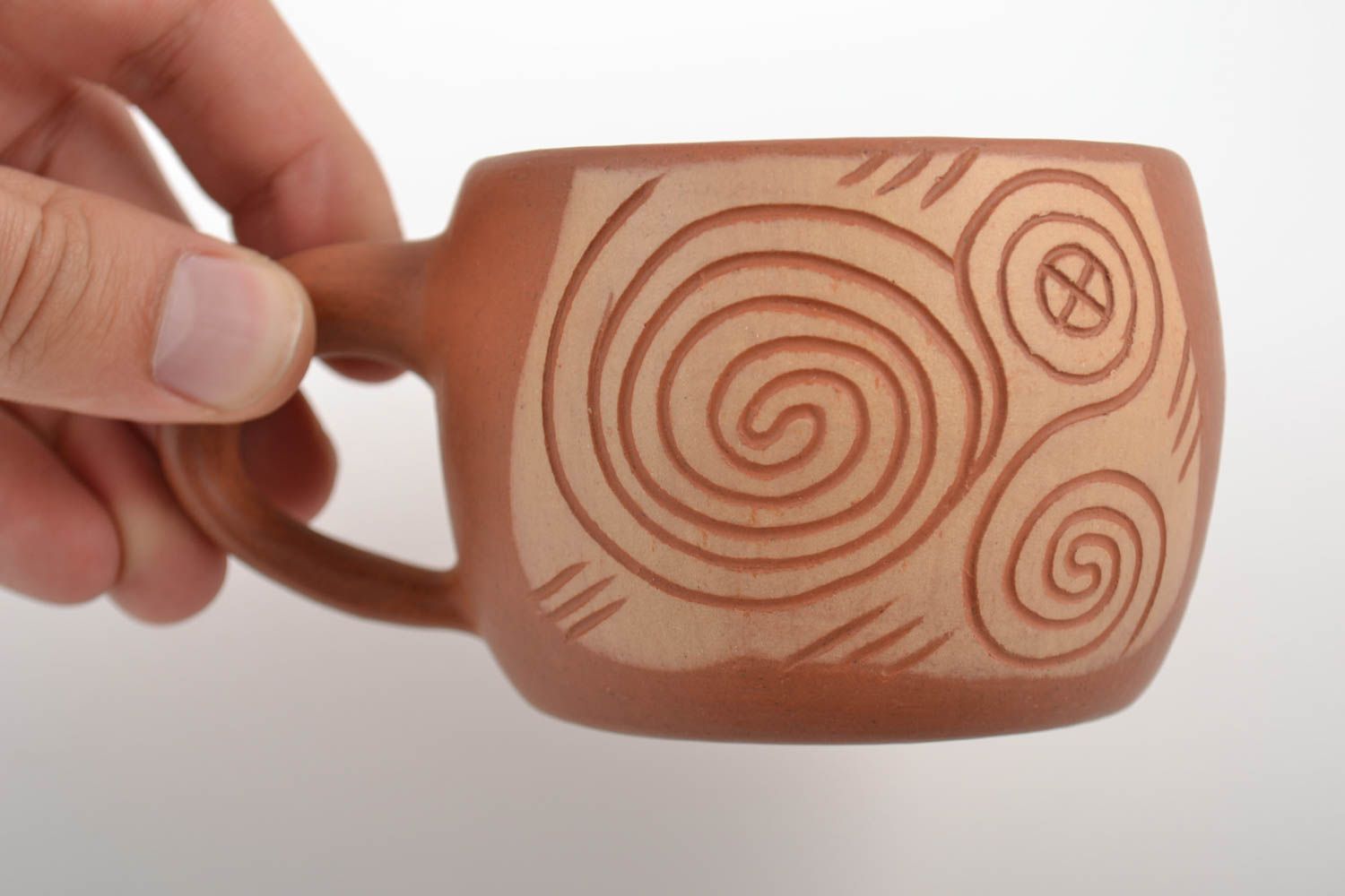 Красивая глиняная чашка ручной работы с росписью ангобами на 300 мл хенд мэйд фото 2