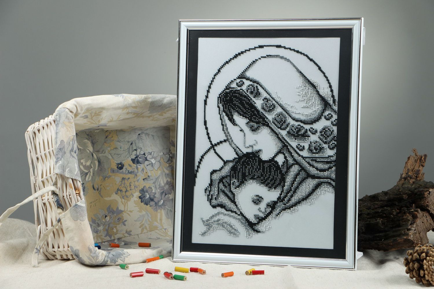 Tableau brodé Vierge à l'Enfant blanc et noir photo 1