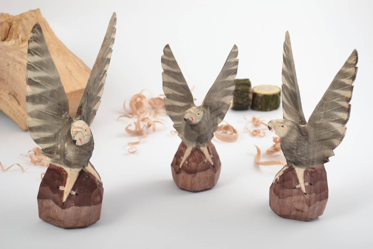 Ensemble de statuettes aigles sculptées en bois faites main originales 3 pièces photo 1