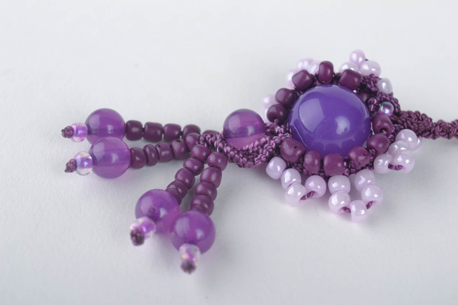 Pendentif macramé Bague femme Bijoux fait main violets en fils synthétiques photo 3