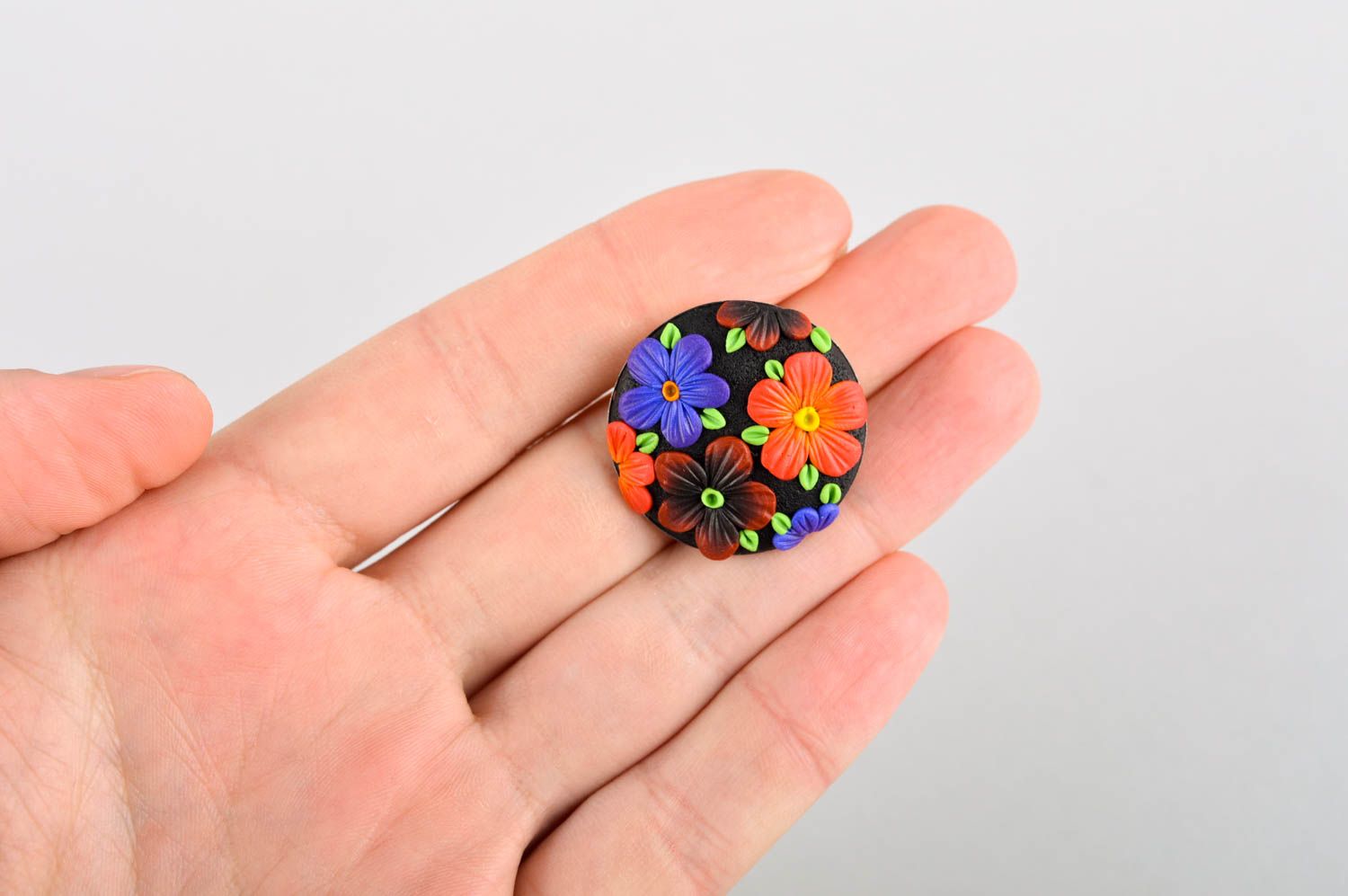 Брошь ручной работы красивая брошь с цветами бижутерия из полимерной глины фото 5