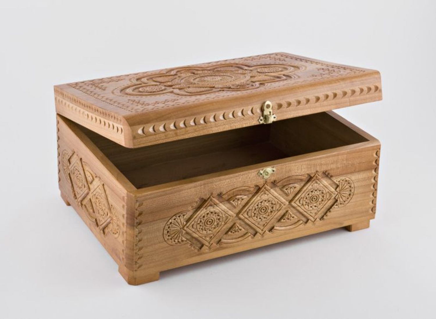 Carved wooden box with clasp photo 3