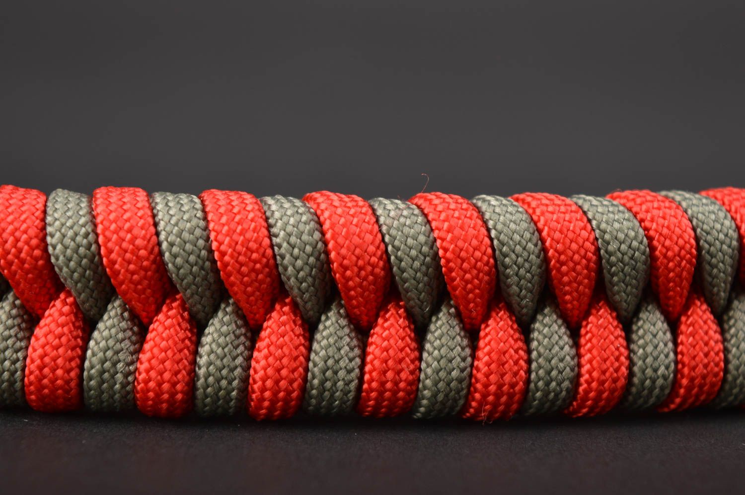 Paracord Armband handmade schönes Armband in Rot Survival Armband stilvoll foto 3