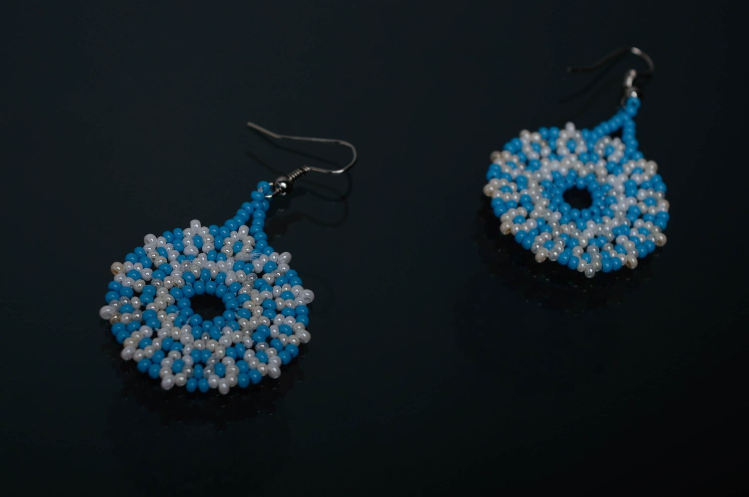 White and blue beaded earrings photo 1
