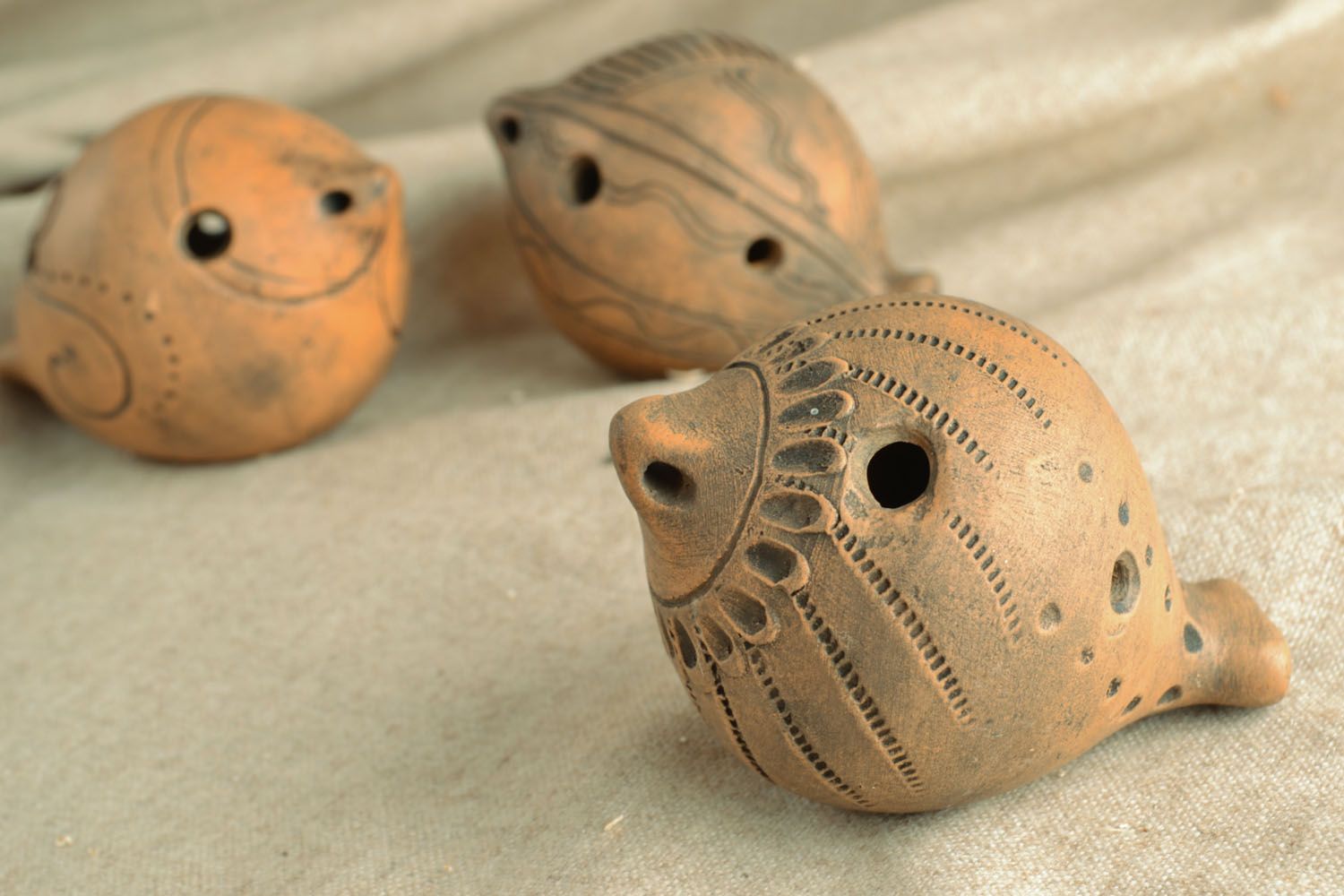 Children's ceramic penny whistle photo 1