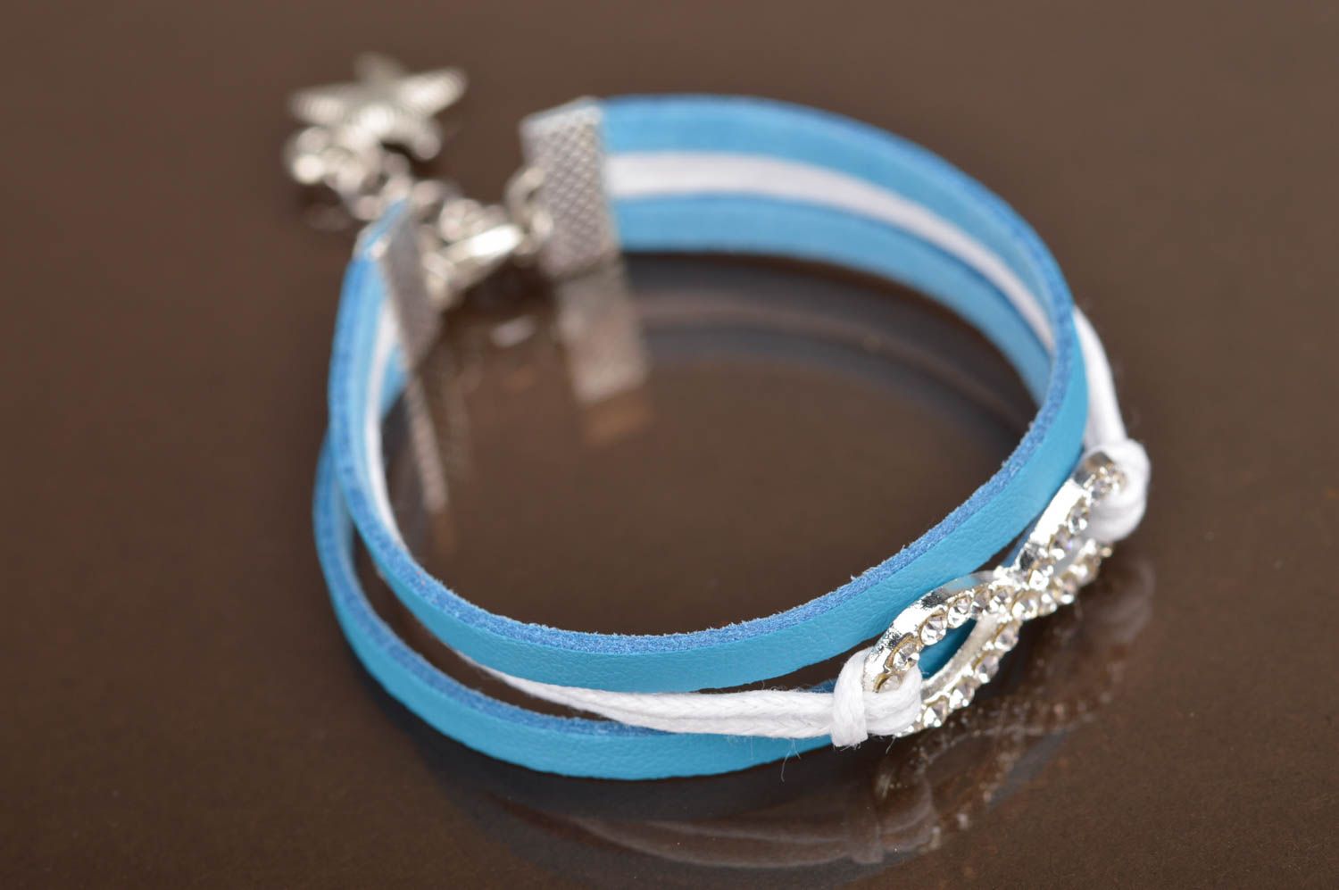 Bracelet en cuir naturel fait main bleu symbole de l'infini avec strass photo 5