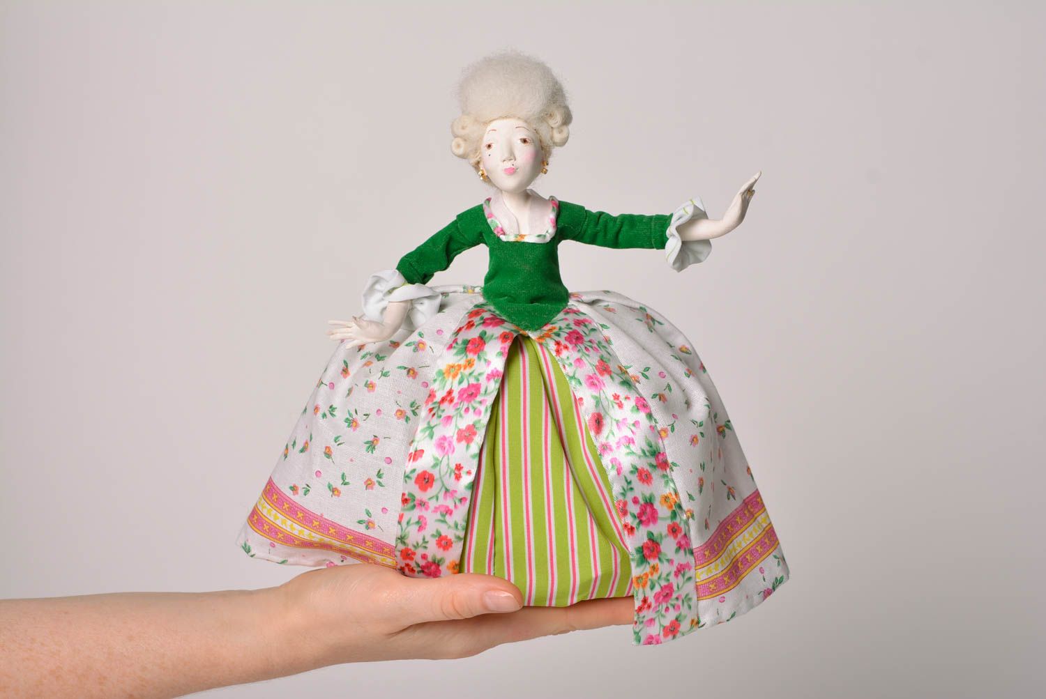 Puppe aus Textil Puppe handmade Deko für Zimmer Spielzeug Puppe elegante Dame foto 5