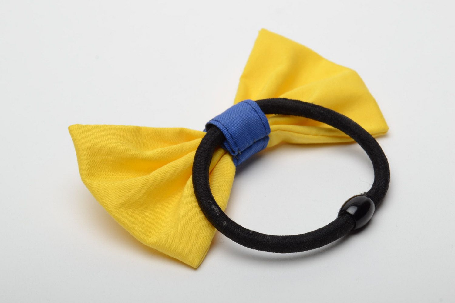 Резинка для волос с бантиком пошитым из хлопковой ткани желтая с синим фото 3
