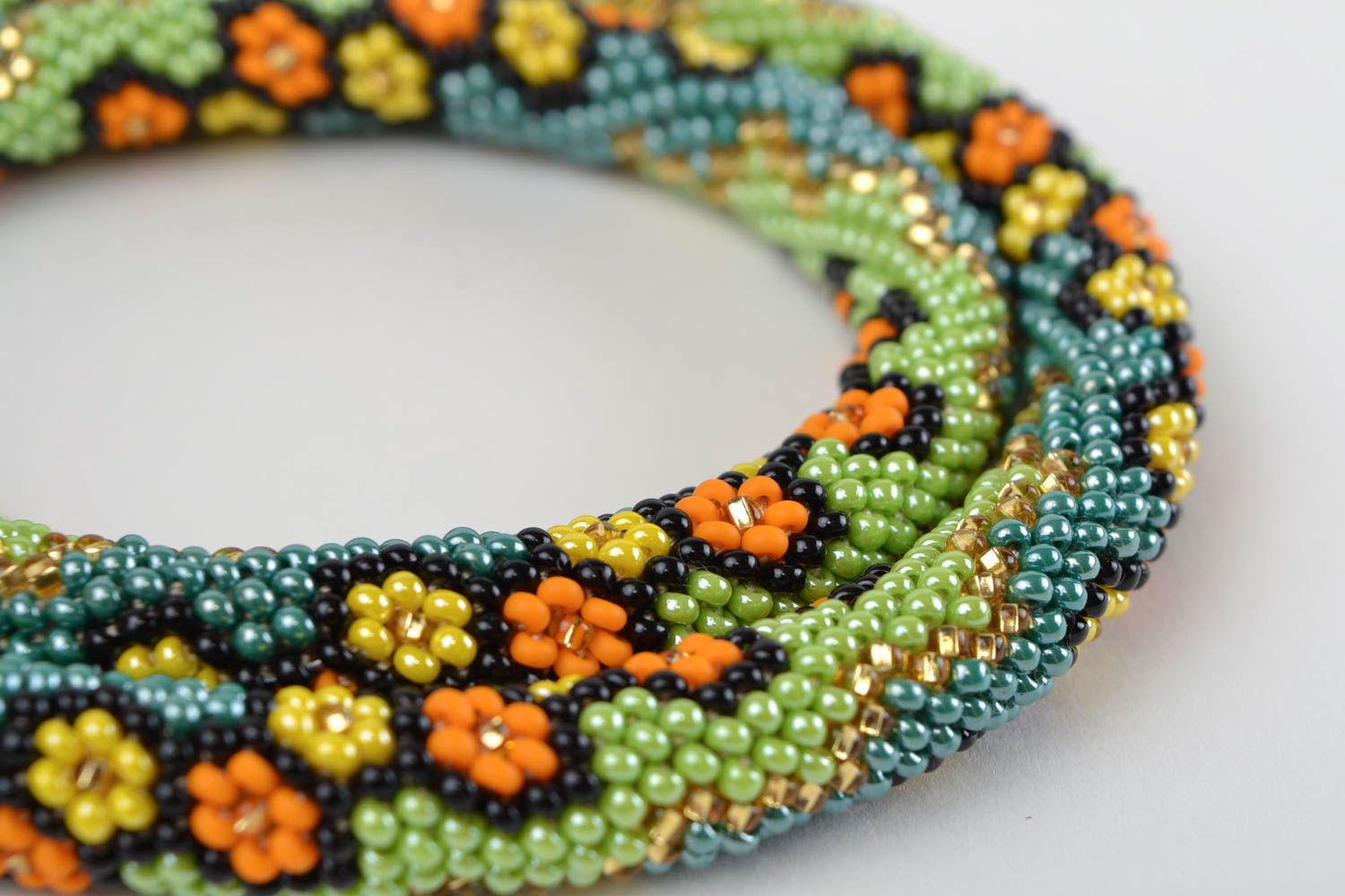 Collier spirale Bijou fait main au crochet Cadeau femme vert à motif Été photo 4