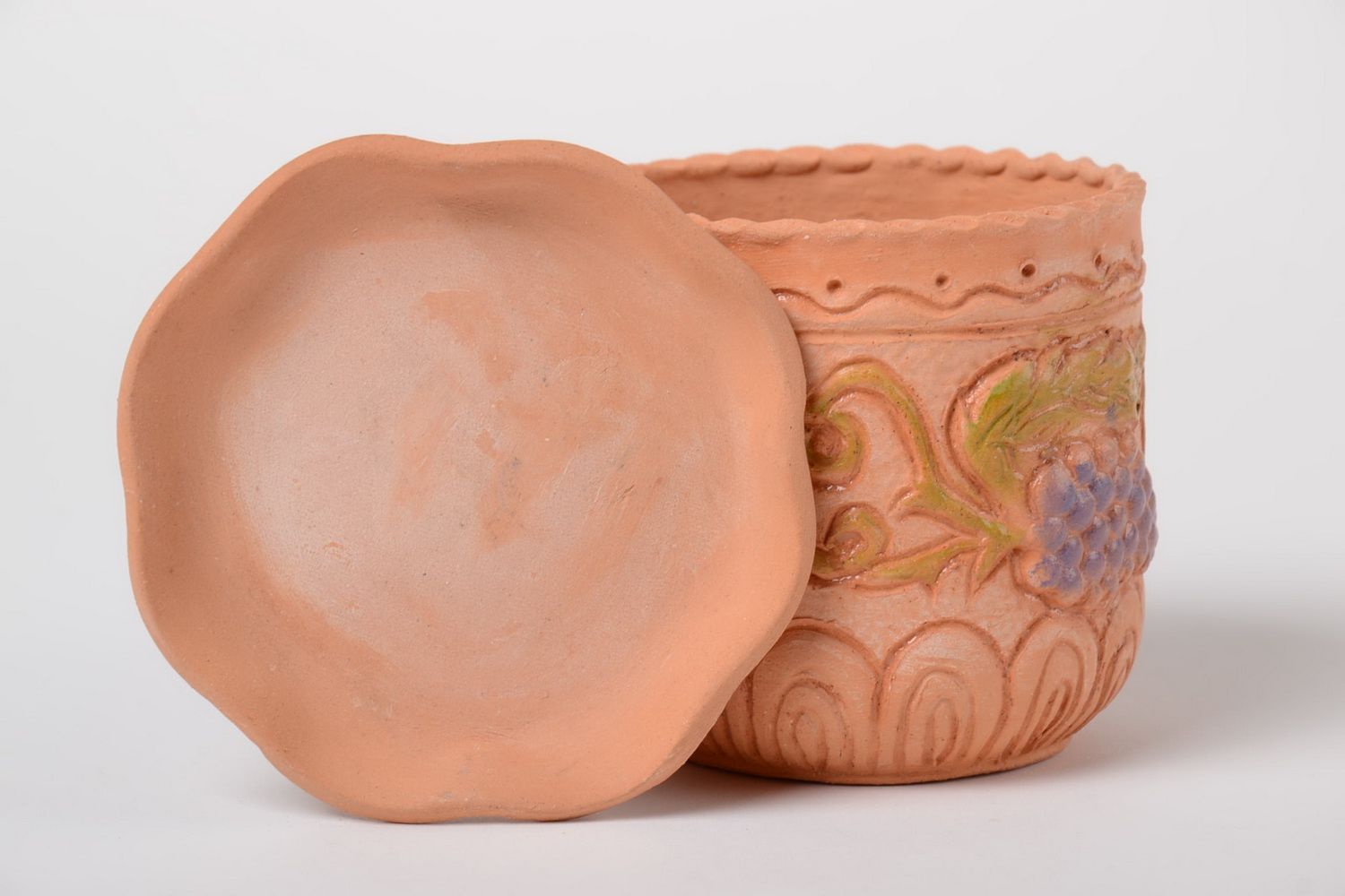 3,5 inches clay flower pot in terracotta color with tray and grape pattern 0,5 lb photo 3