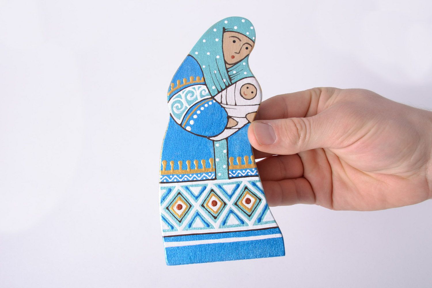 Рождественская деревянная игрушка ручной работы с росписью Мария с младенцем фото 5