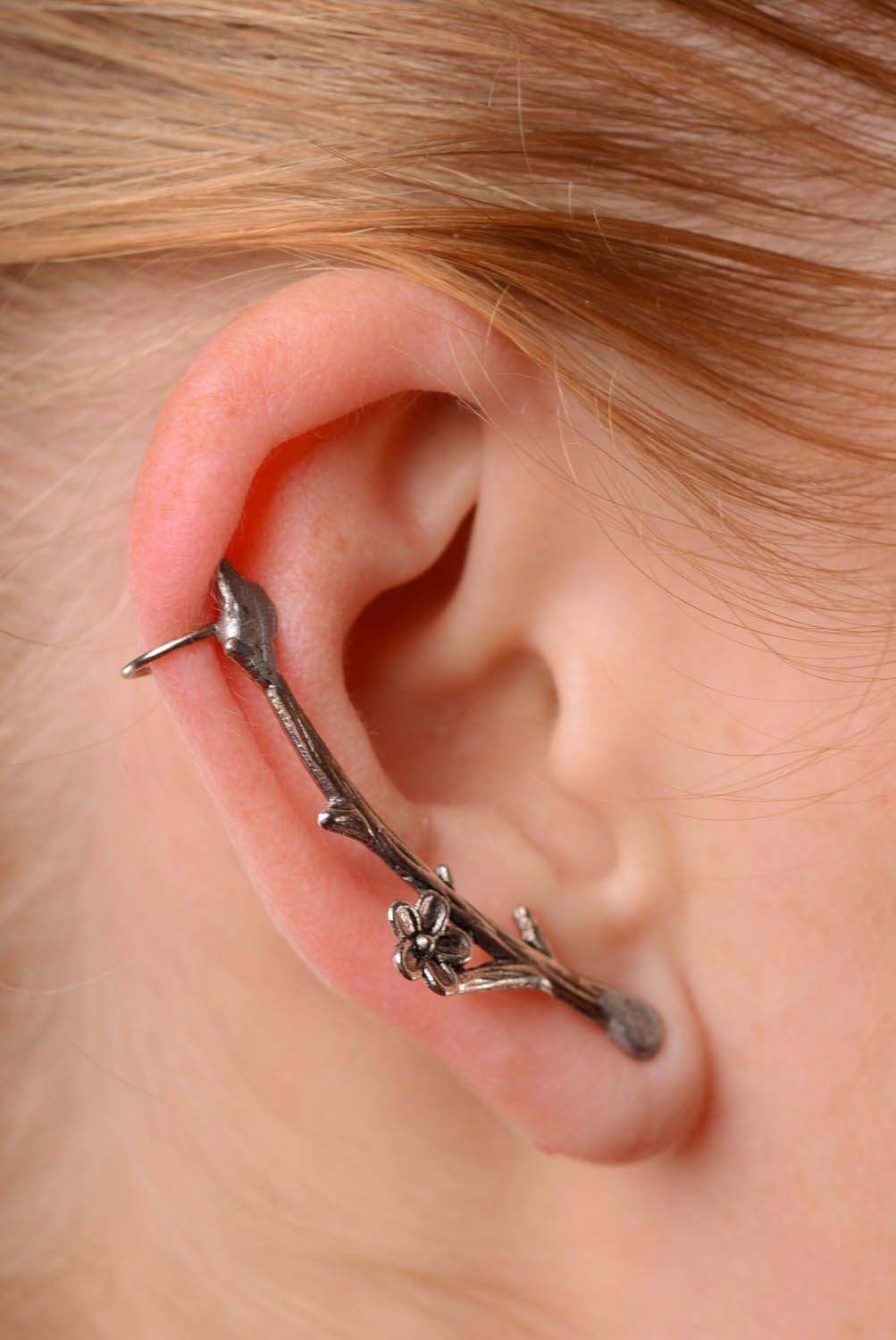 Metal earring Branch photo 3