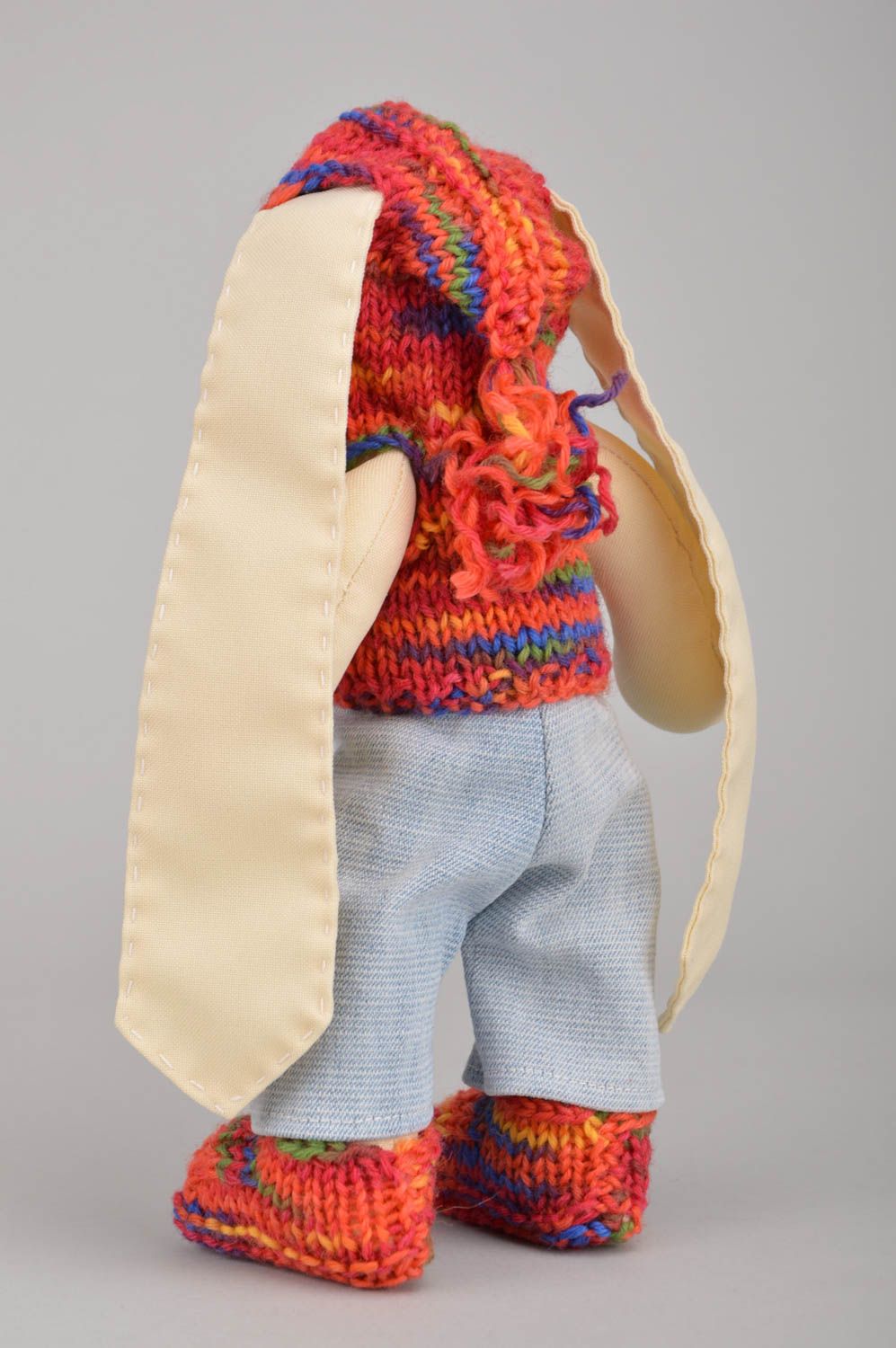 Künstlerisches Kuscheltier aus Stoff im Kappe Hase für Kinder handgemacht schön  foto 4
