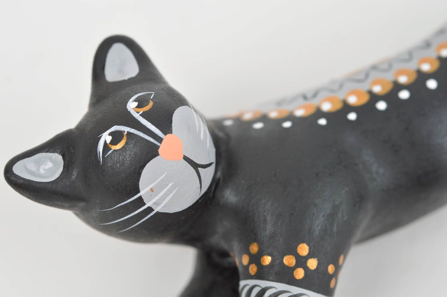 Figurine chat noir dormant en argile peinte faite main décoration originale photo 5