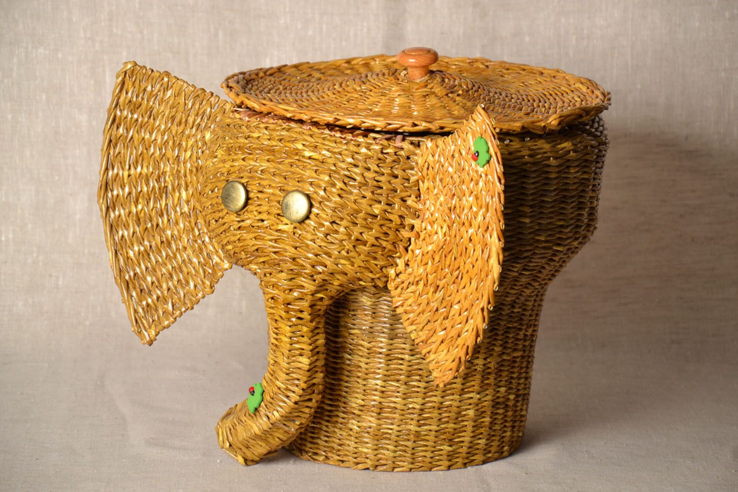Woven basket with lid Elephant photo 1