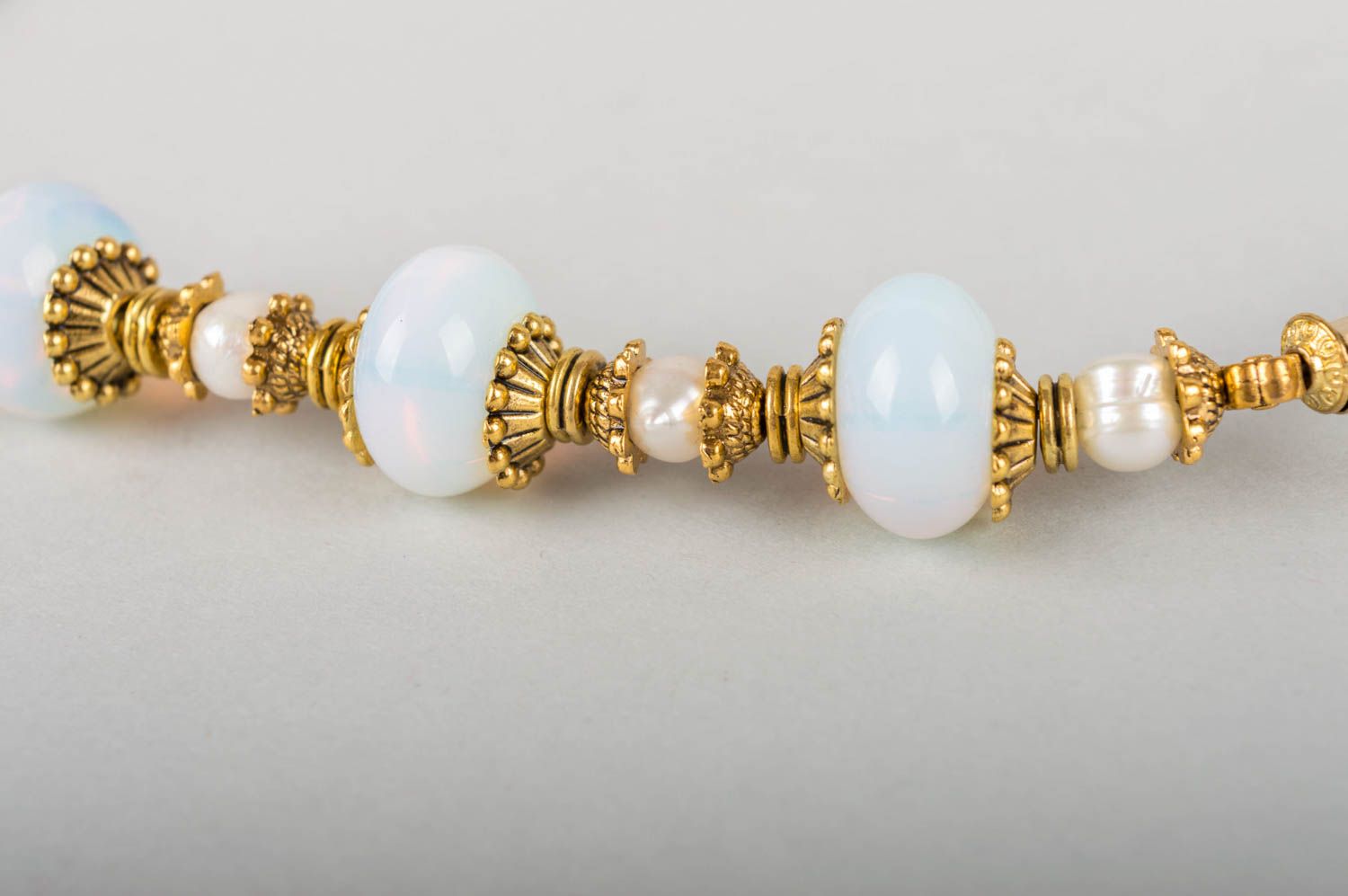 Damen Halskette aus echten Steinen mit Mondstein Perlen Messing handgemacht foto 4