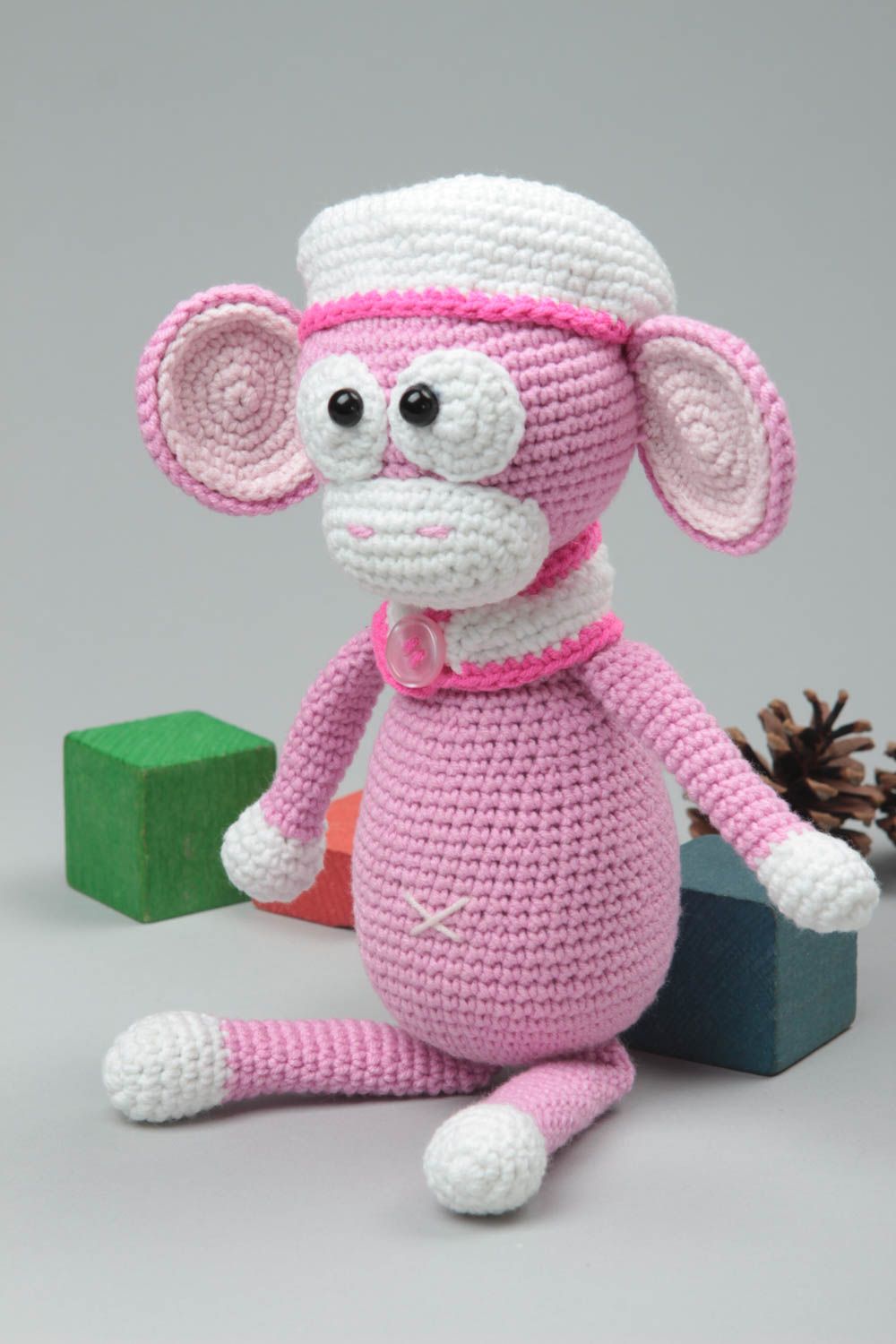 Игрушка обезьянка ручной работы детская игрушка вязаная мягкая игрушка розовая фото 1