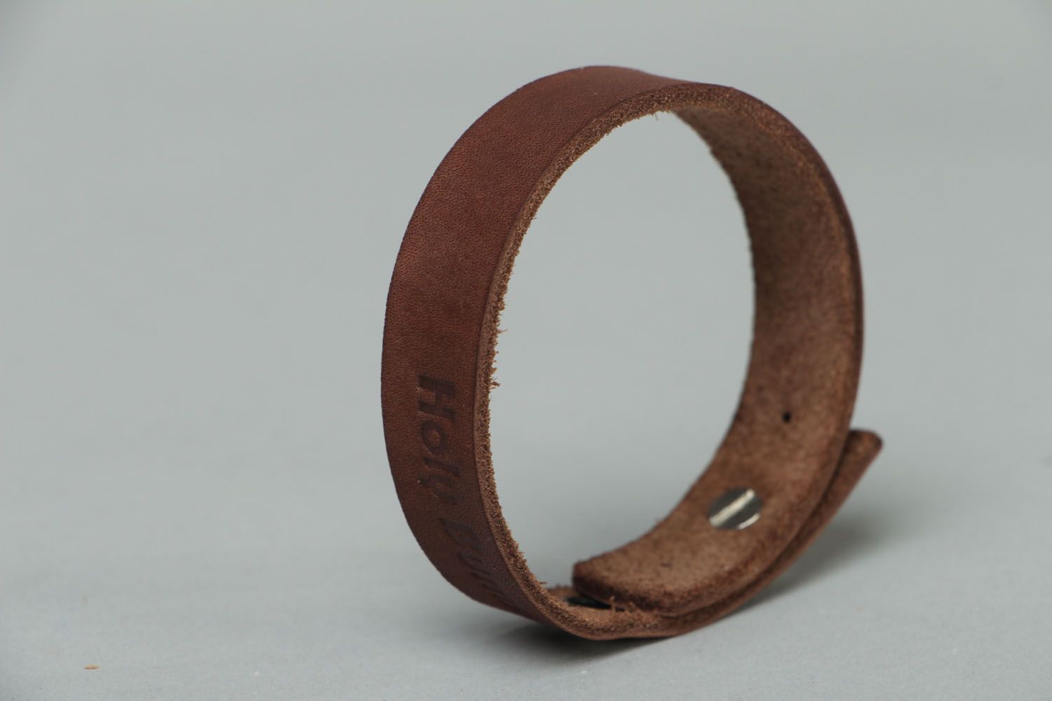 Thin leather bracelet photo 2