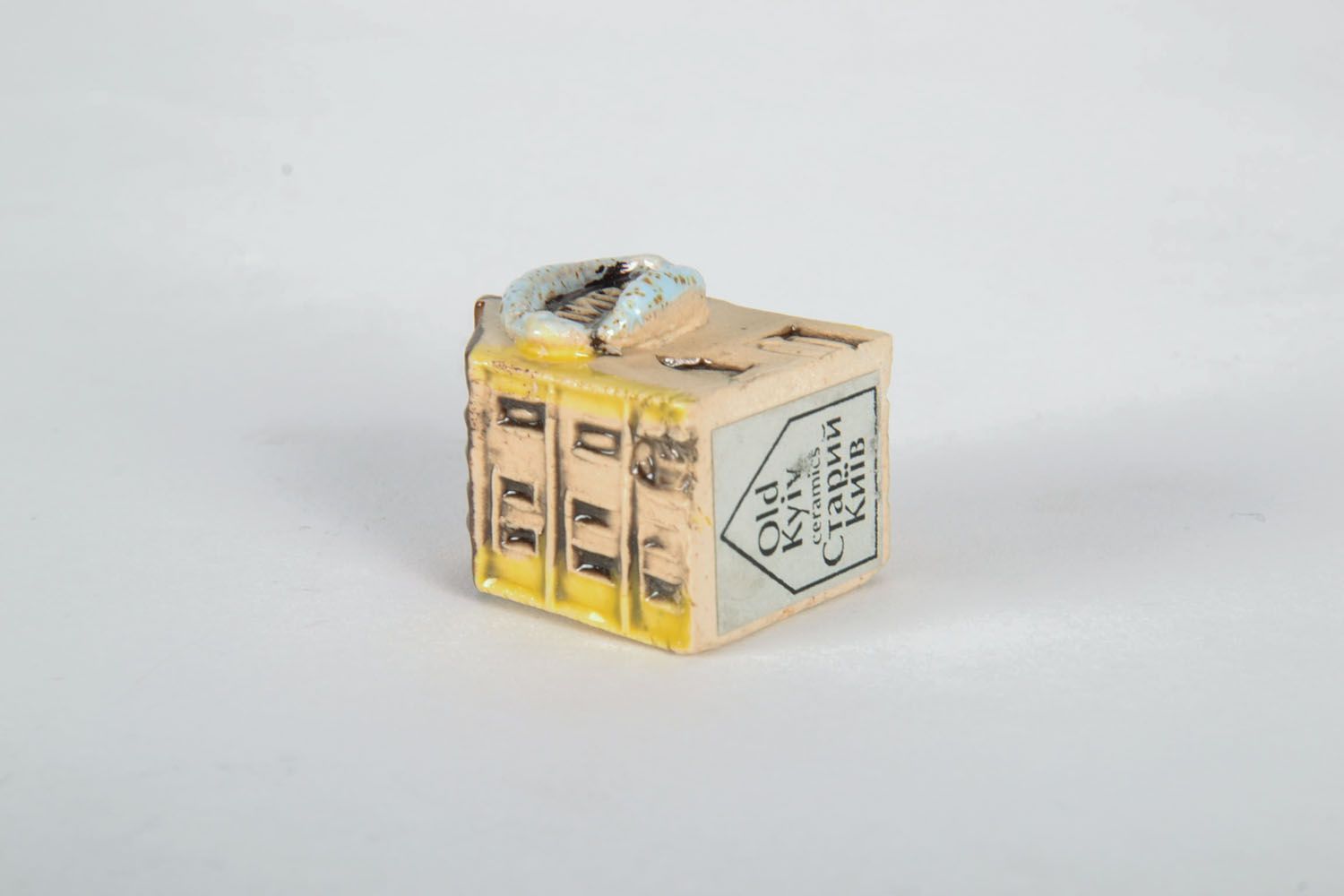 Small ceramic figurine in the form of house photo 6