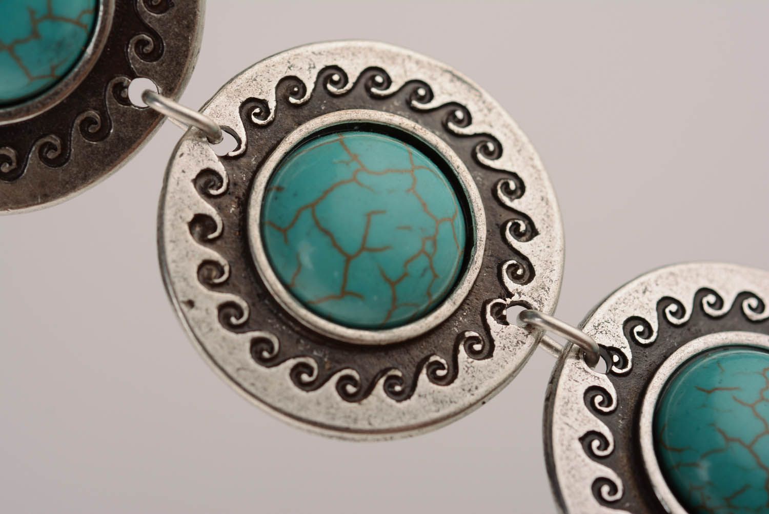 Metal necklace with turquoise photo 3