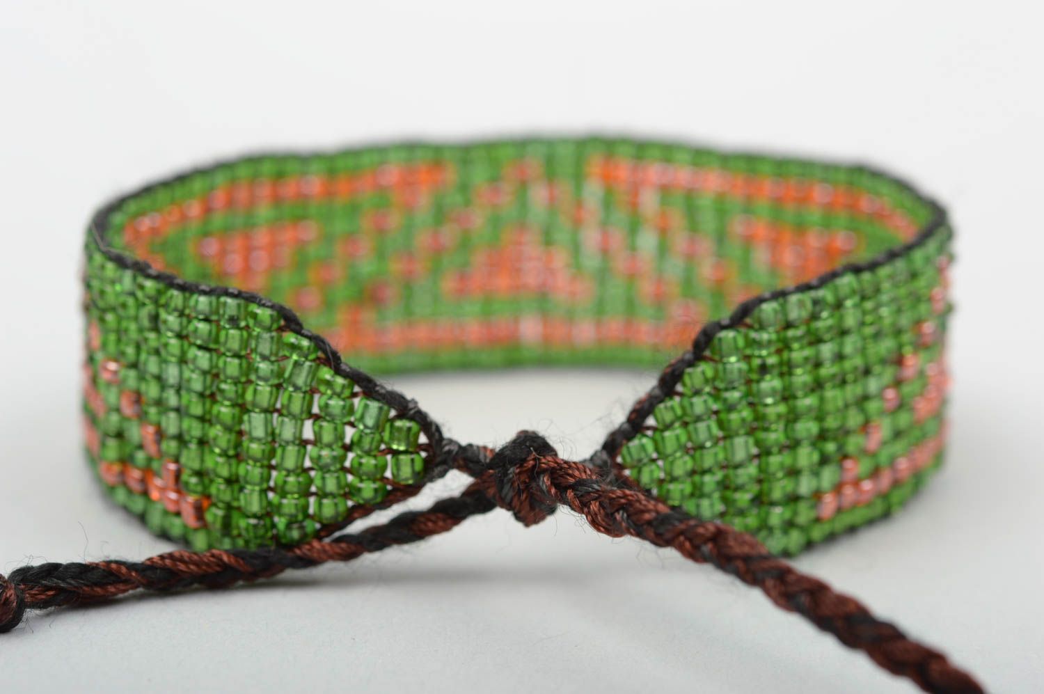 Браслет ручной работы зеленый браслет из бисера модная бижутерия красивая фото 2