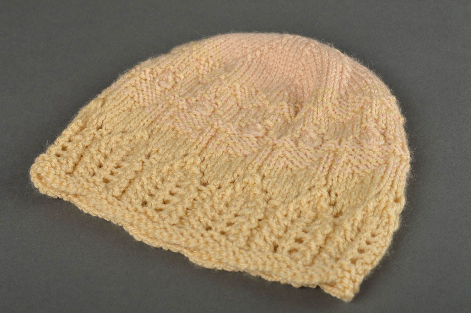 Вязаная шапочка из шерсти хэнд мейд весенняя шапка оригинальная вязаная шапочка фото 3