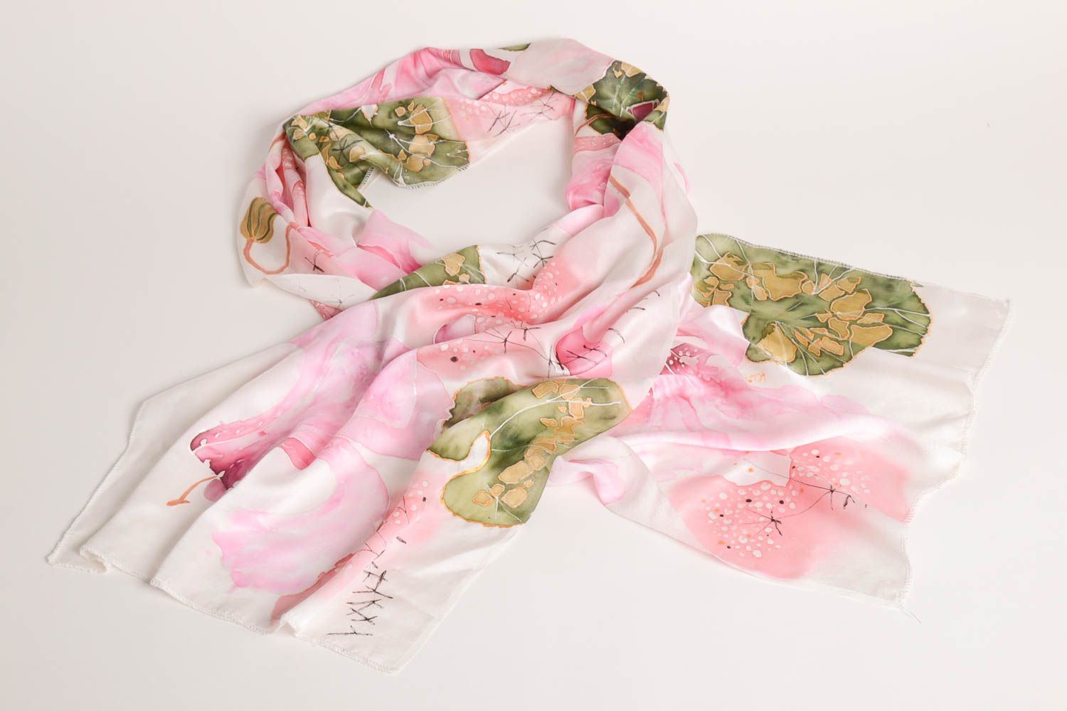 Foulard soie fait main Écharpe femme rose batik froid original Idée cadeau photo 1